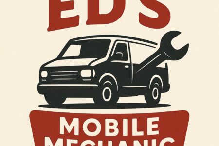 Un mecanic auto lucrând la motorul unei mașini, simbolizând serviciile de reparații auto la domiciliu și la garaj, oferite de Ed’s Mobile Mechanic.