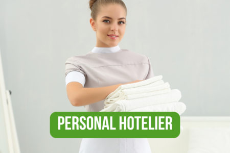 Echipa de personal hotelier oferind servicii de calitate într-un hotel de prestigiu lângă aeroportul Heathrow, cu beneficii de transport și cazare.